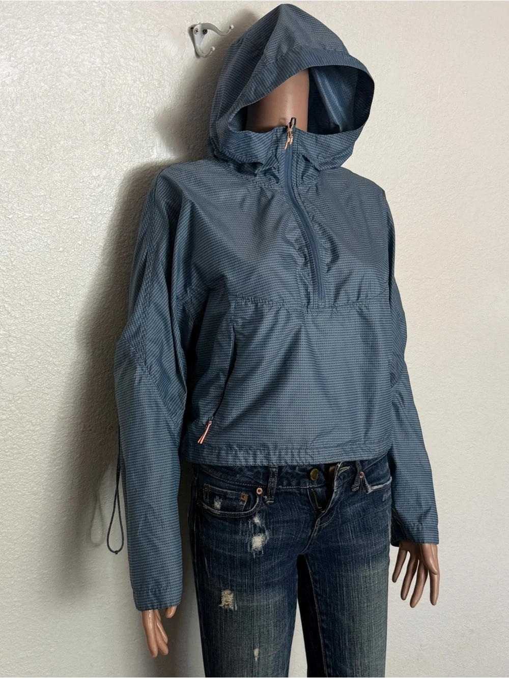 Lululemon Cinch-Back Half-Zip Hiking Pullover Utility Blue sz 6
